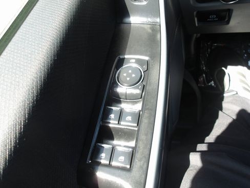 Used 2023 Ford F150 XLT image 11