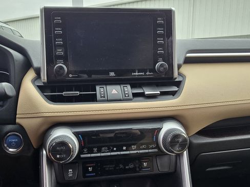 Used 2020 Toyota RAV4 Limited image 26