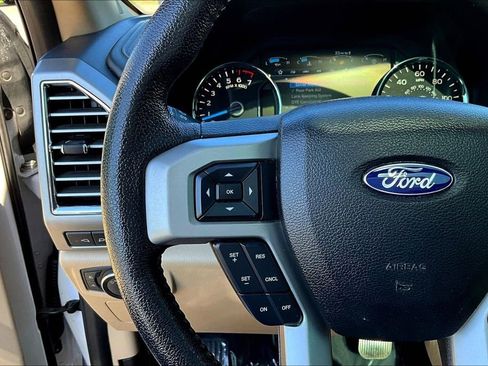 Used 2015 Ford F150 Lariat w/ Equipment Group 502A Luxury AWD/4WD image 14