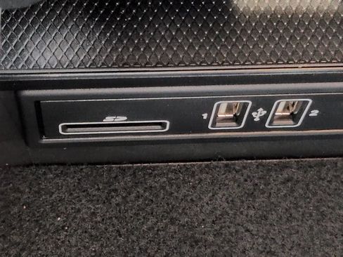 Used 2017 Mercedes-Benz C 300 Sedan image 22