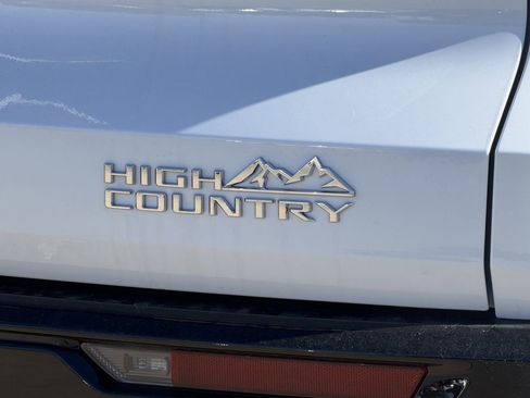 New 2026 Chevrolet Traverse High Country FWD image 6