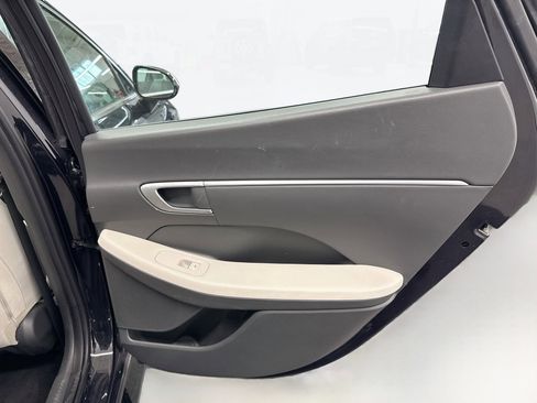 Used 2025 Hyundai Sonata SEL FWD image 29