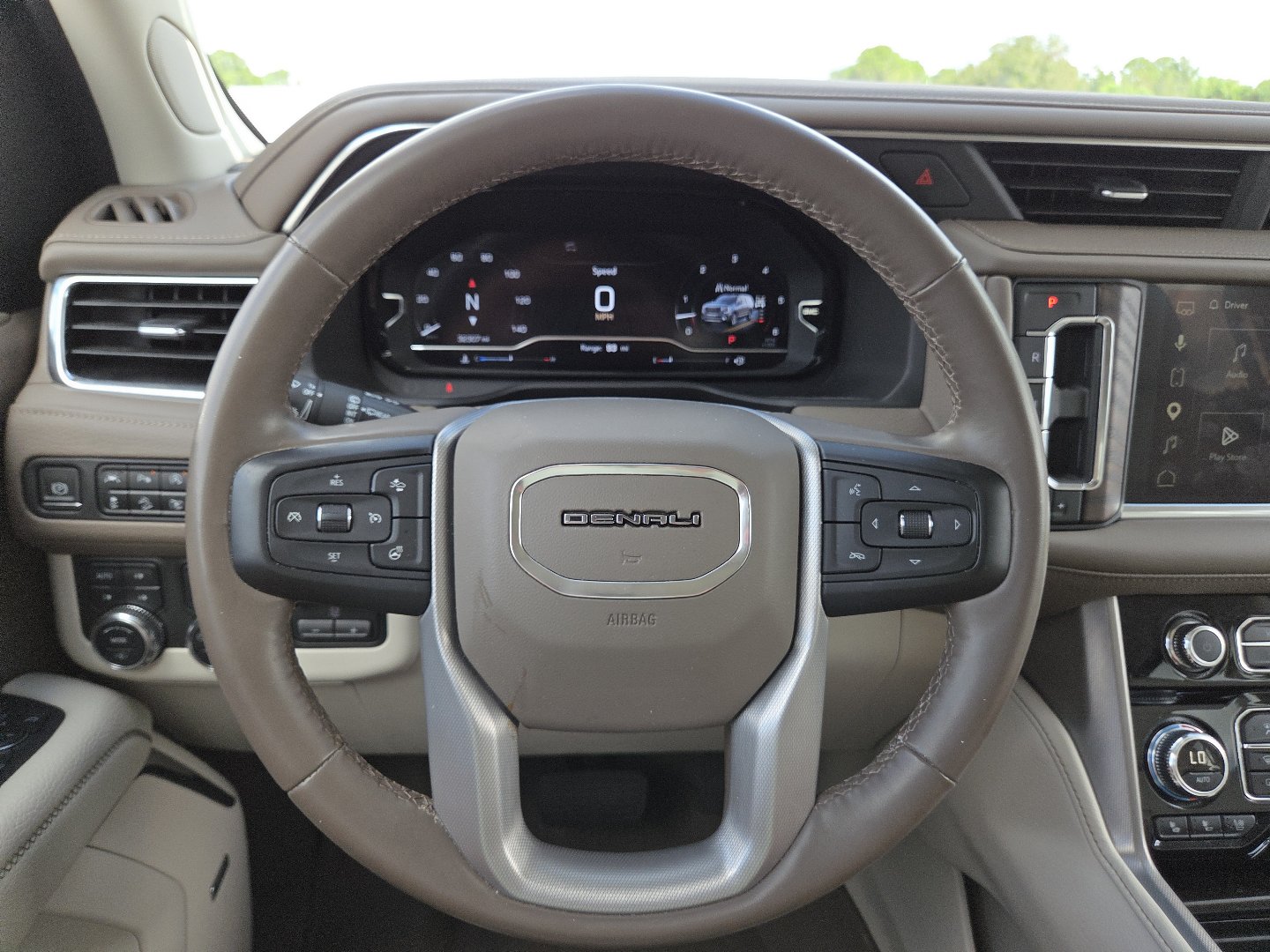Used 2024 GMC Yukon Denali AWD/4WD image 32