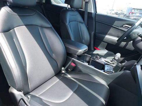 Used 2025 Kia Sportage EX image 30