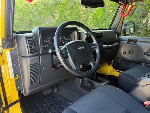 Used 2006 Jeep Wrangler Rubicon w/ Security Group AWD/4WD image 12