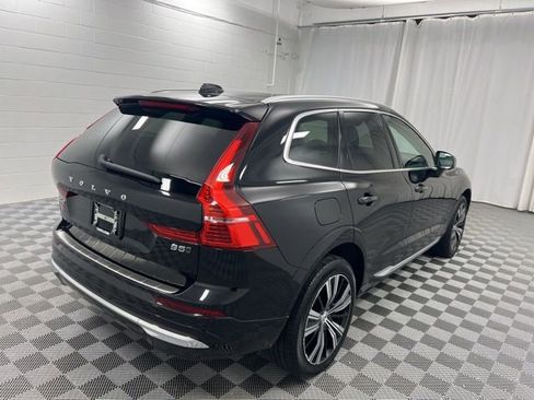 Used 2023 Volvo XC60 B5 Plus w/ Climate Package image 5