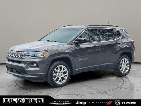 Certified 2022 Jeep Compass Latitude image 1