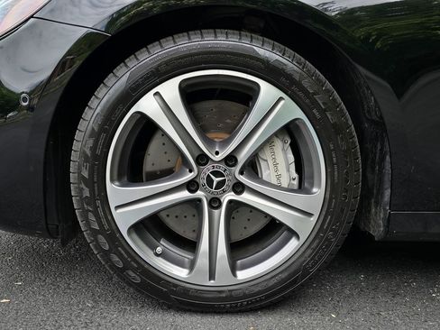 Used 2019 Mercedes-Benz E 450 4MATIC Wagon w/ Premium Package image 59
