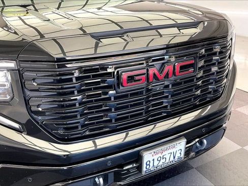 Used 2023 GMC Sierra 1500 Denali w/ Technology Package AWD/4WD image 30