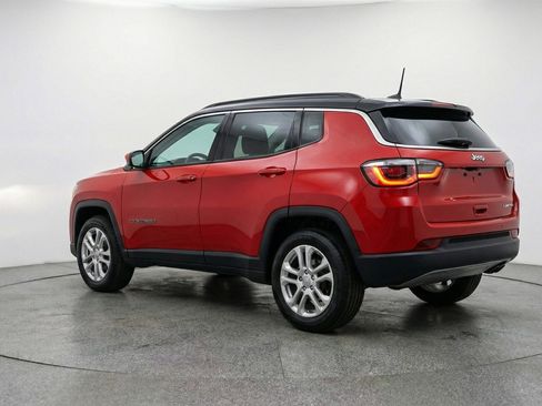 Used 2025 Jeep Compass Limited image 6