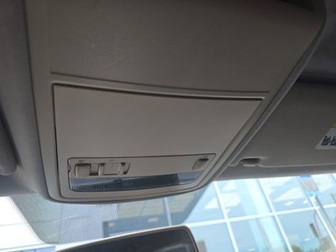 Used 2011 Volkswagen Jetta SE FWD image 20
