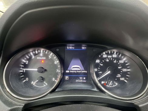 Used 2020 Nissan Rogue SV w/ Premium Package image 23