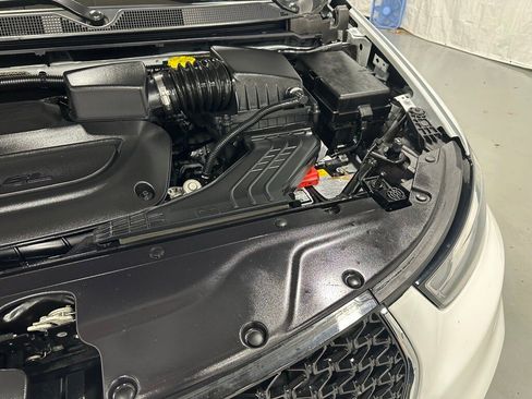 Used 2023 Chrysler Pacifica Touring-L image 68