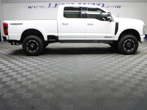 Used 2024 Ford F250 Lariat w/ Lariat Ultimate Package AWD/4WD image 3