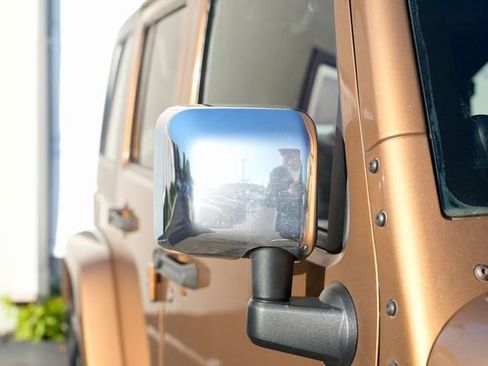 Used 2011 Jeep Wrangler Unlimited 70th Anniversary w/ Dual Top Group image 9