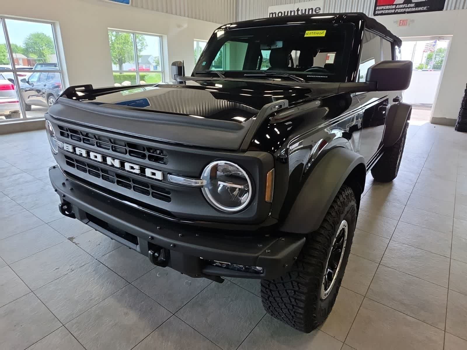 Used 2022 Ford Bronco Black Diamond w/ Sasquatch Package AWD/4WD image 2