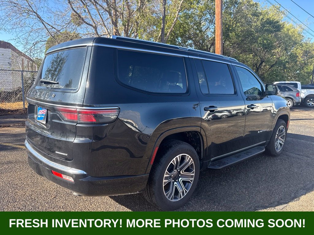 Used 2024 Jeep Wagoneer Series II w/ Flexible Seating Group RWD image 7