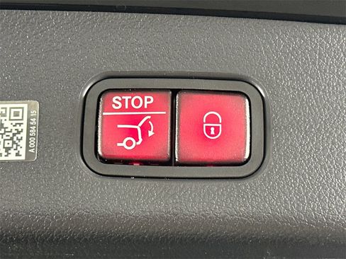 Certified 2025 Mercedes-Benz GLC 300 image 21