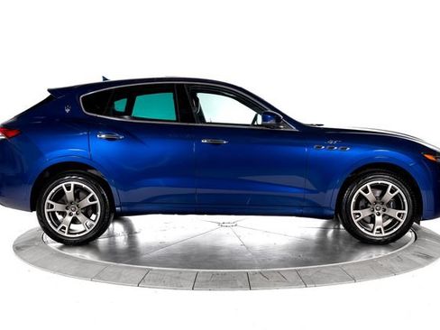 Used 2023 Maserati Levante GT AWD/4WD image 7