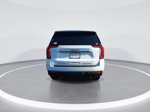 Used 2023 GMC Yukon Denali image 7