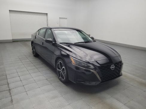 Used 2024 Nissan Altima 2.5 SR FWD image 13