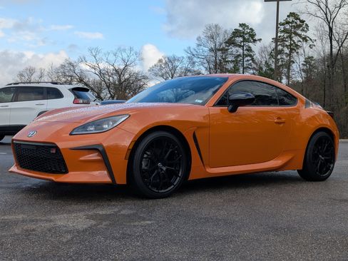 Used 2023 Toyota GR86 10th Anniversary SE image 5