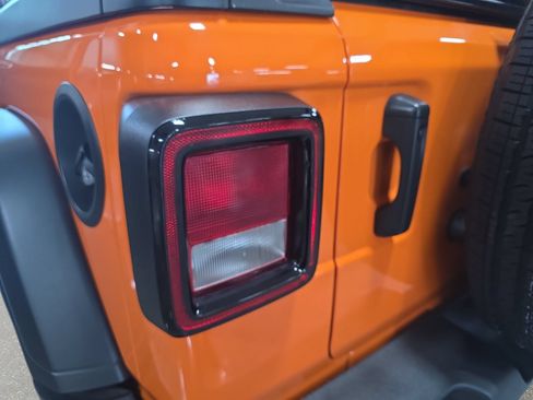 Used 2025 Jeep Wrangler Unlimited Sport AWD/4WD image 31