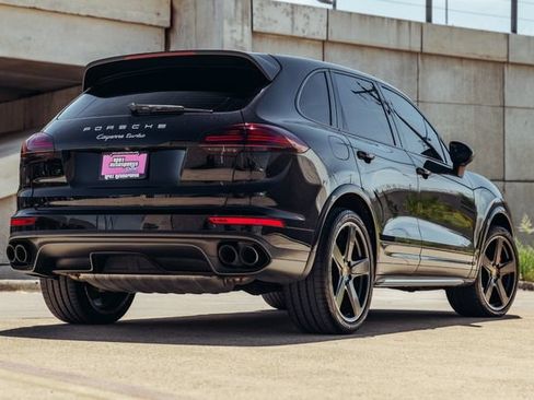 Used 2016 Porsche Cayenne Turbo AWD/4WD image 48