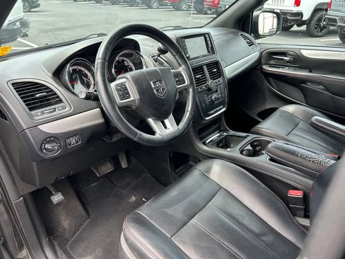 Used 2018 Dodge Grand Caravan GT FWD image 18