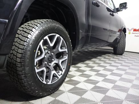 Used 2025 RAM 1500 Laramie AWD/4WD image 11