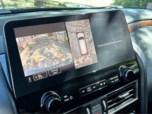 Used 2023 Nissan Armada SL image 7