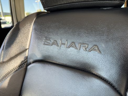 Used 2022 Jeep Wrangler Unlimited Sahara w/ Cold Weather Group image 34