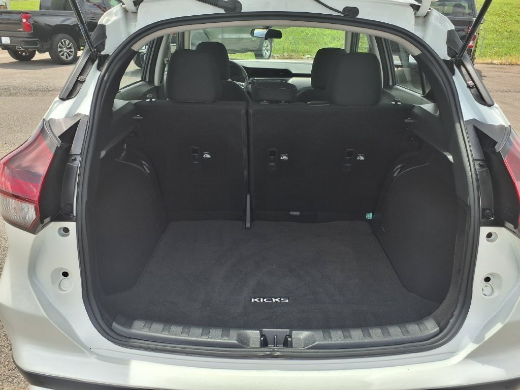 Used 2023 Nissan Kicks SV FWD image 21