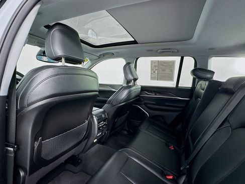 Used 2024 Jeep Grand Cherokee Limited 4xe image 18