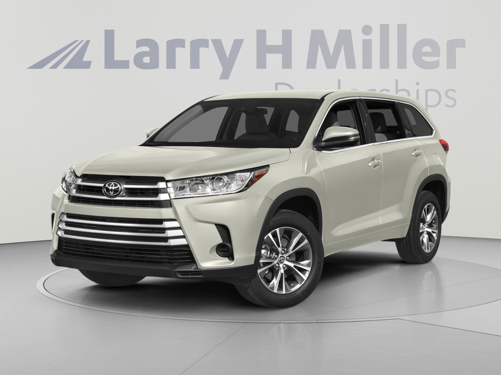 Used 2017 Toyota Highlander Plus w/ Carpet Mat Package FWD image 1