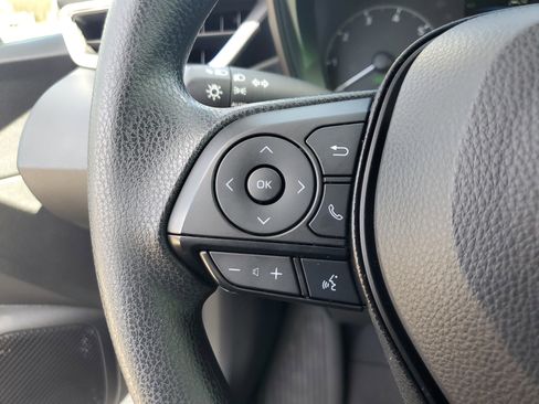 Used 2025 Toyota Corolla LE image 26