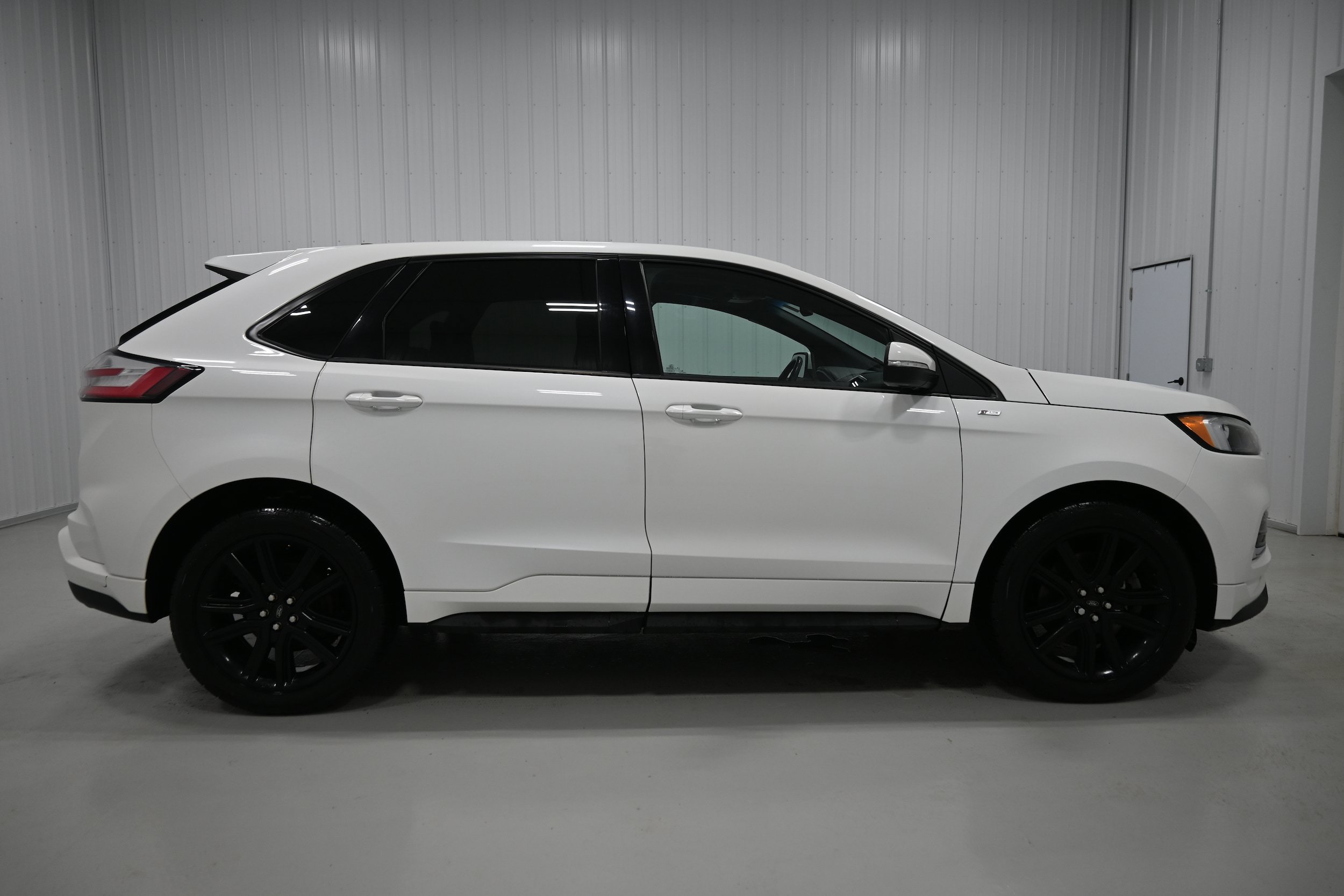 Used 2020 Ford Edge ST-Line w/ Cold Weather Package AWD/4WD image 36