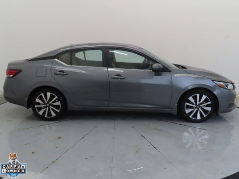Used 2021 Nissan Sentra SV w/ SV Premium Package FWD image 2