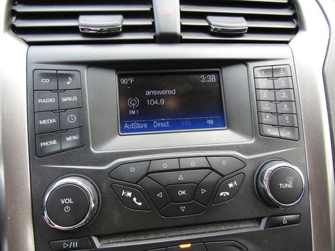 Used 2017 Ford Fusion SE FWD image 14