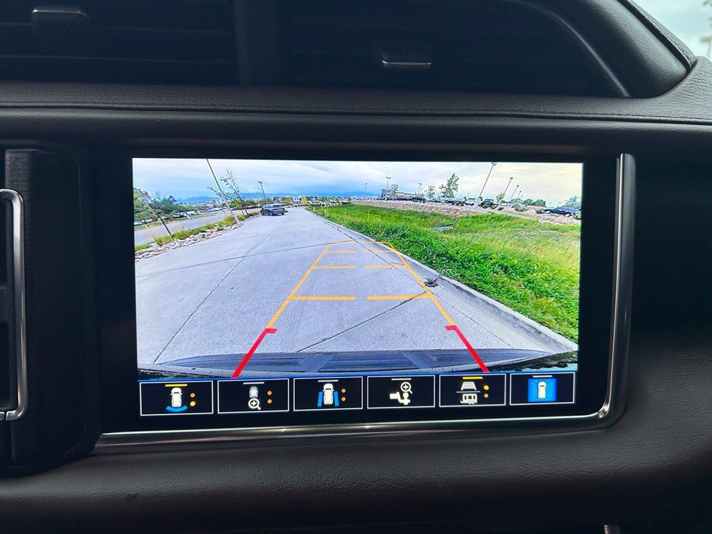Used 2021 GMC Yukon Denali w/ Denali Ultimate Package AWD/4WD image 17