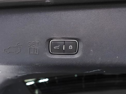 Used 2025 Ford Expedition Tremor AWD/4WD image 43