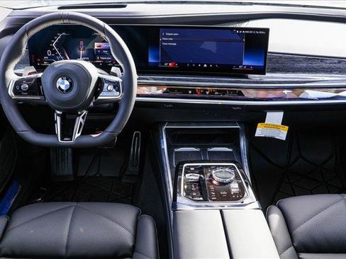 Used 2025 BMW 740i xDrive image 22