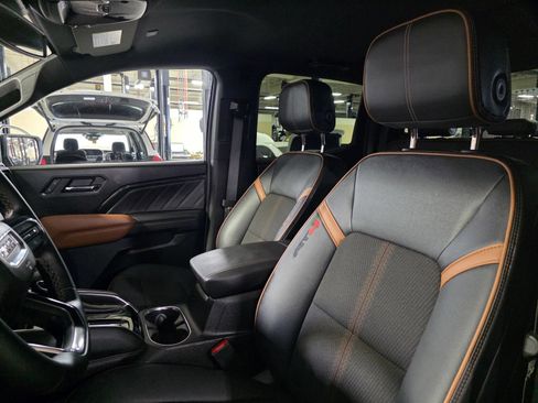 Used 2025 GMC Canyon AT4 AWD/4WD image 25