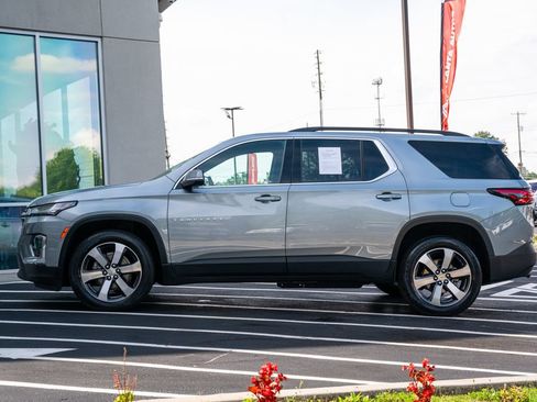 Used 2023 Chevrolet Traverse LT w/ LT Premium Package FWD image 20