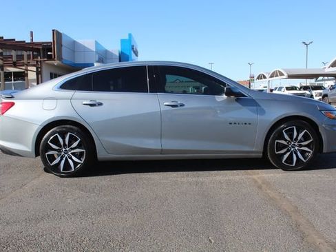 Used 2023 Chevrolet Malibu RS FWD image 2