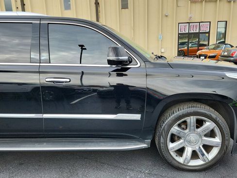 Used 2018 Cadillac Escalade ESV Luxury AWD/4WD image 11
