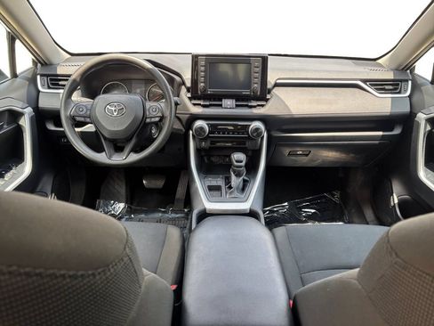 Used 2022 Toyota RAV4 LE FWD image 10