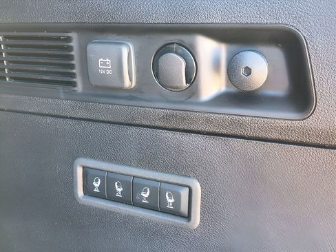 Used 2024 Jeep Wagoneer Series II RWD image 8