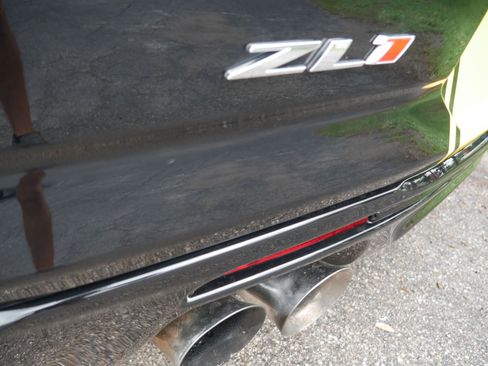 Used 2020 Chevrolet Camaro ZL1 RWD image 32