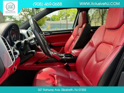 Used 2017 Porsche Cayenne AWD/4WD image 8